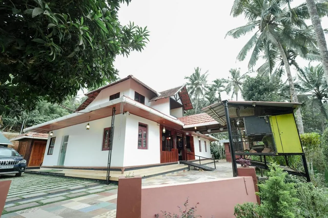 Wayanad Vista Family Bungalow Padinjarathara 0*,
